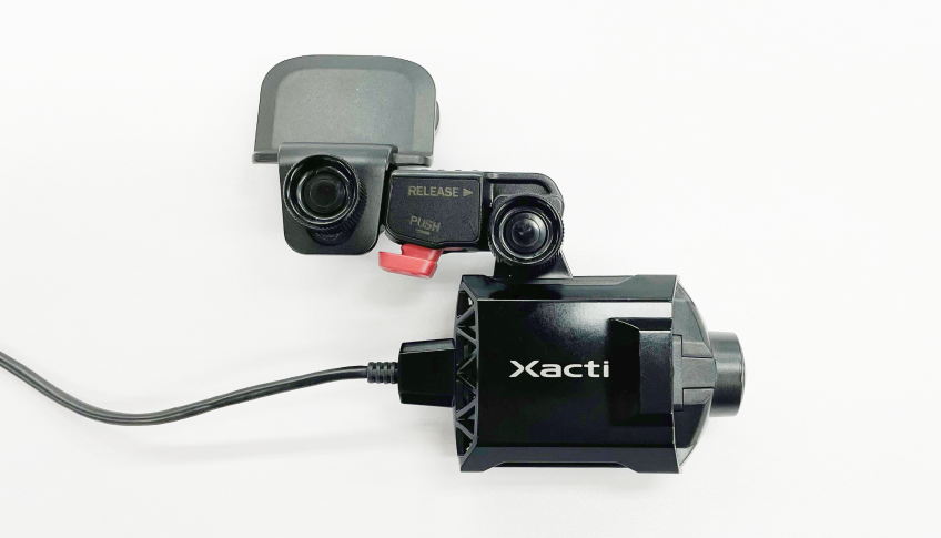 CX-WE100 ヘルメットマウントを装着しても、総重量は200g未満と軽量